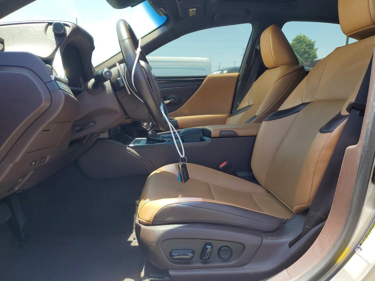 2021 LEXUS ES 300H 300h Base