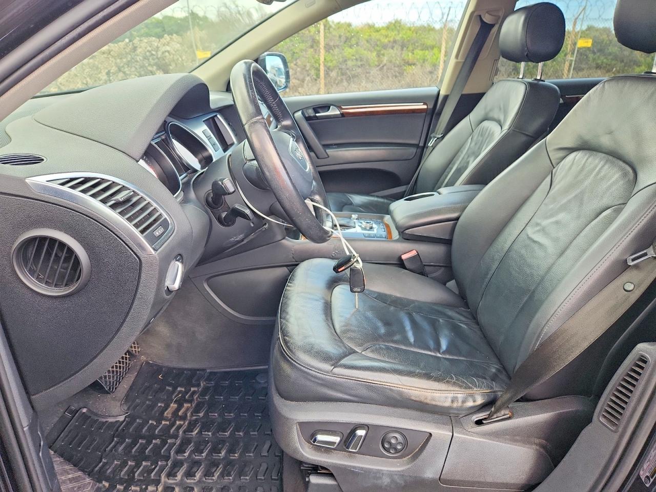2013 AUDI Q7 Premium Plus