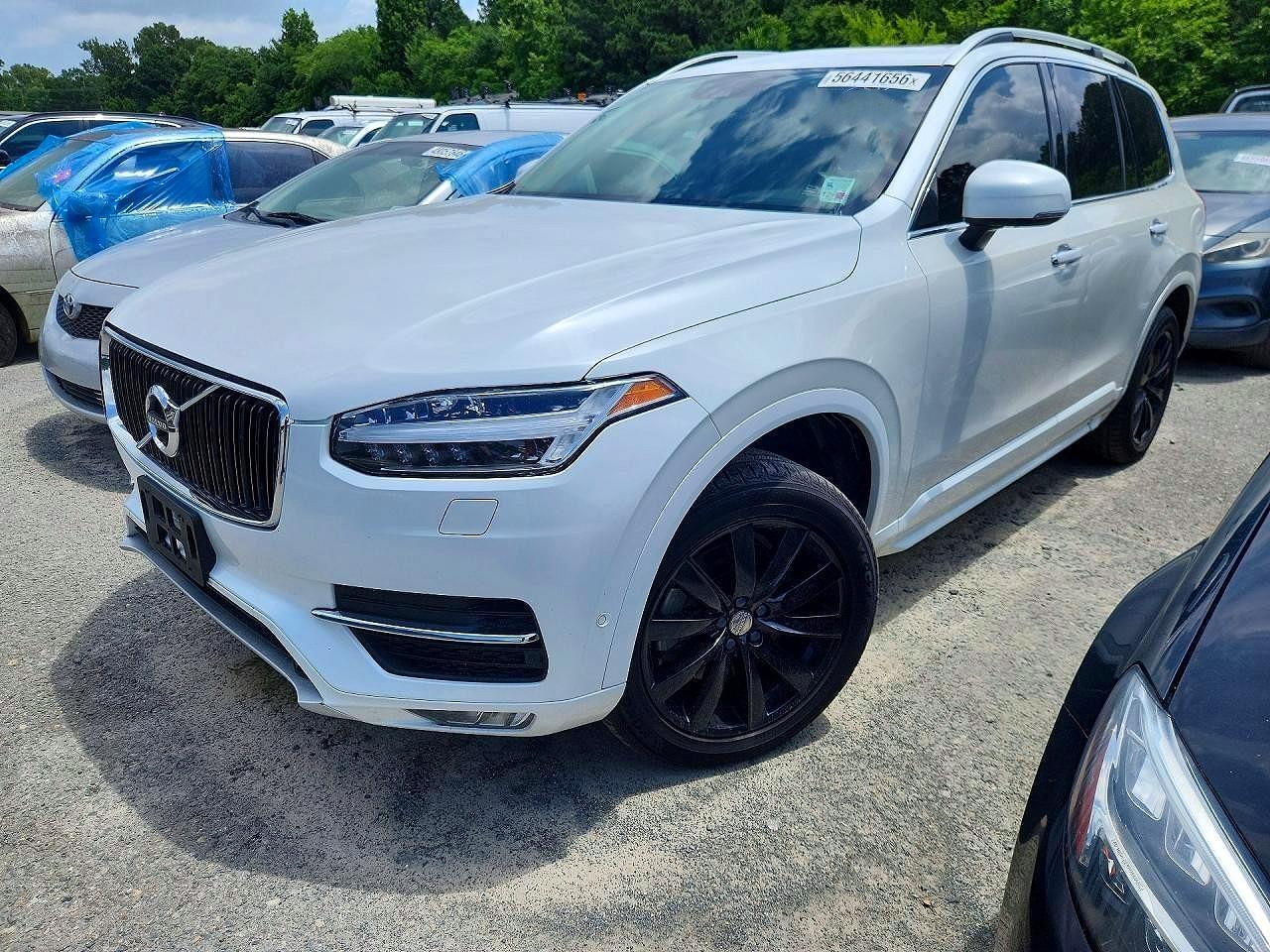 2018 VOLVO XC90 Momentum
