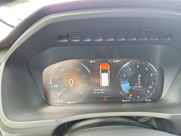 2018 VOLVO XC90 Momentum