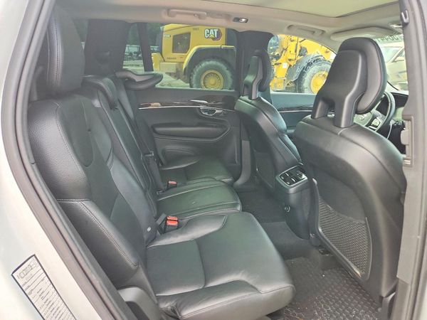 2018 VOLVO XC90 Momentum