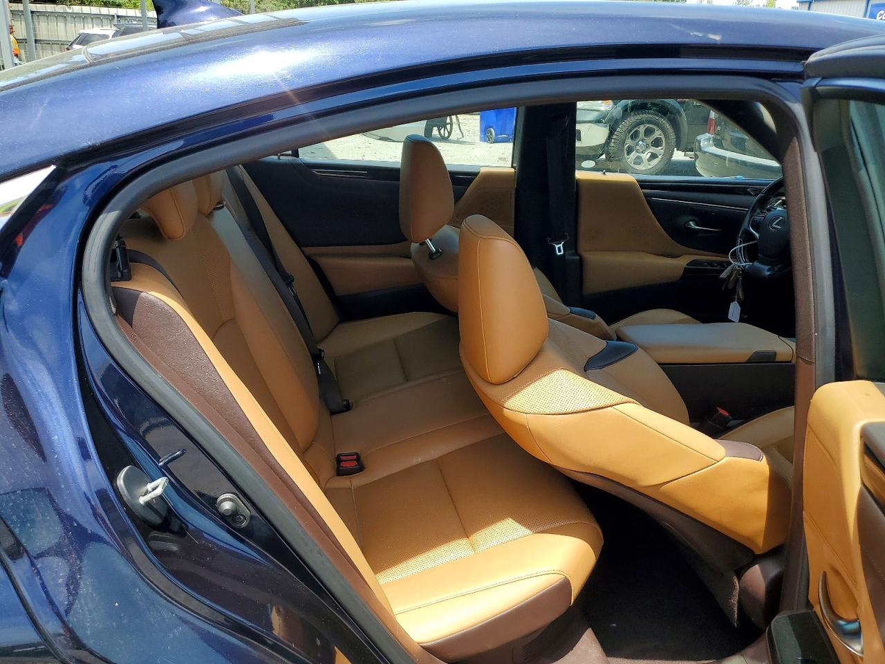 2021 LEXUS ES 300h Premium