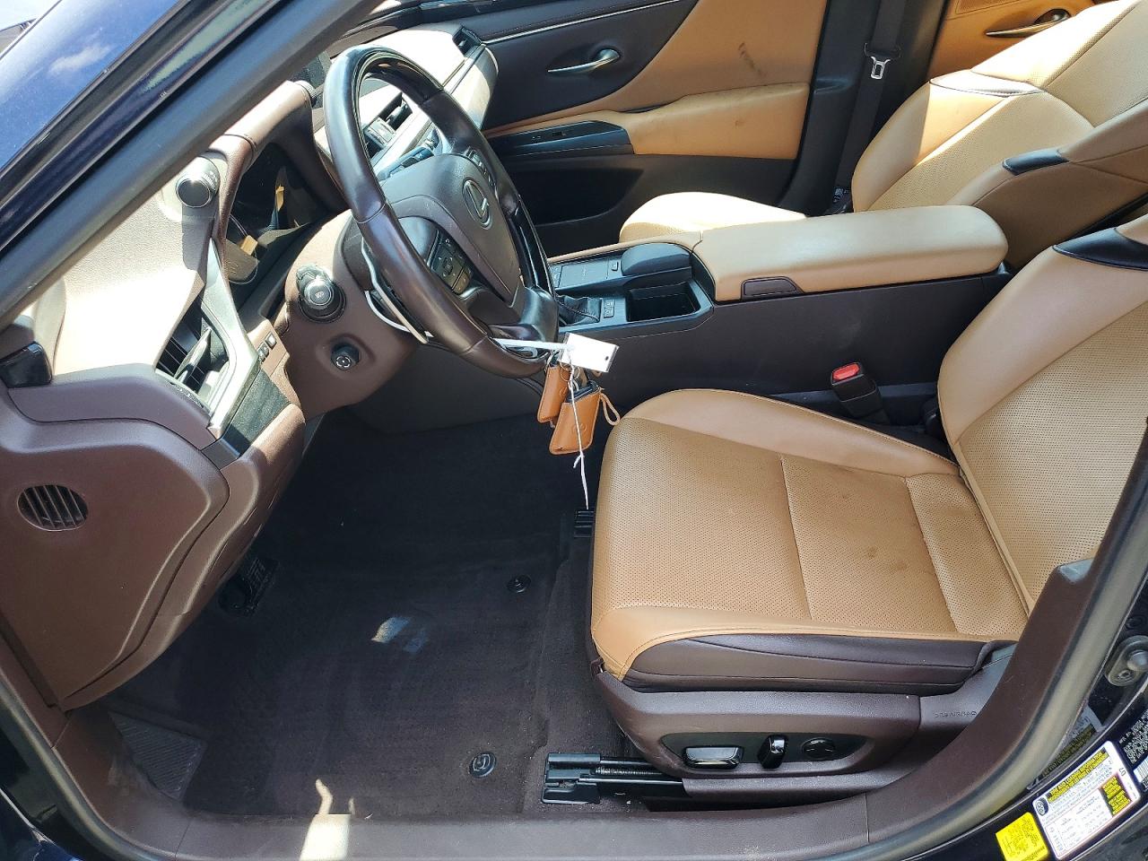 2021 LEXUS ES 300h Premium