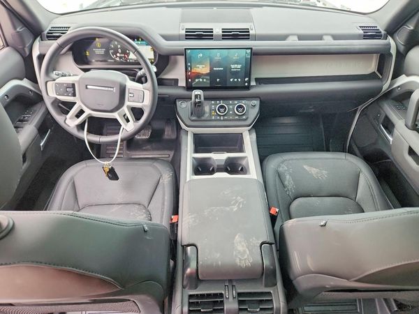 2025 LAND ROVER DEFENDER 110 X-Dynamic SE