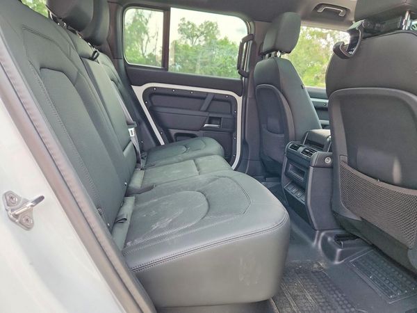 2025 LAND ROVER DEFENDER 110 X-Dynamic SE