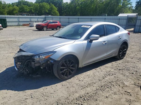 2018 MAZDA 3