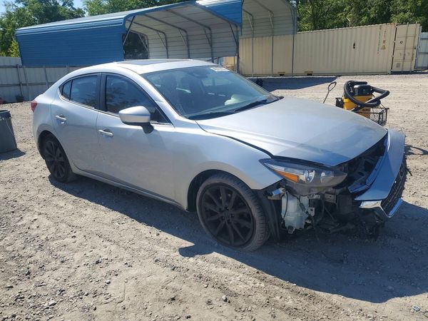 2018 MAZDA 3