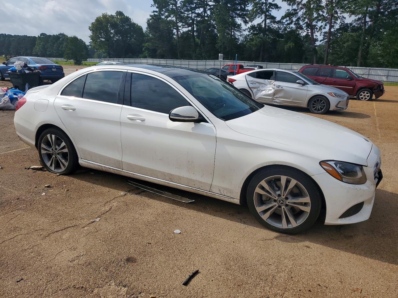 2017 MERCEDES-BENZ C C300
