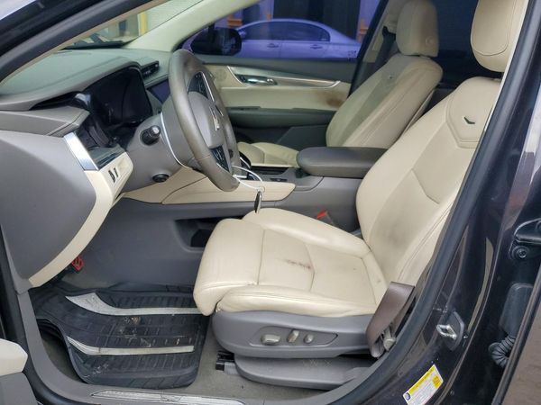 2017 CADILLAC XT5
