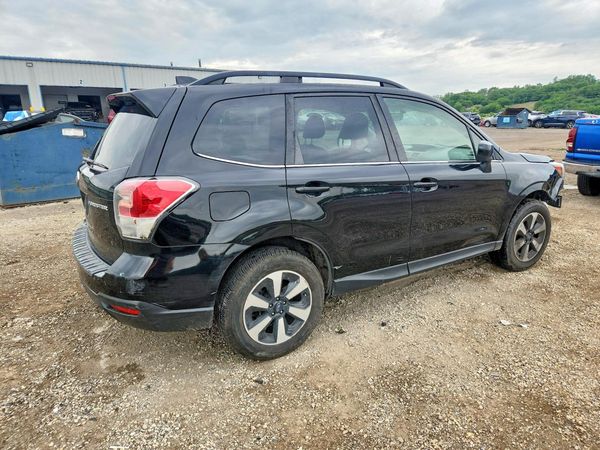 2018 SUBARU FORESTER Limited