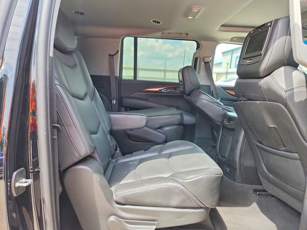 2018 CADILLAC ESCALADE ESV Luxury