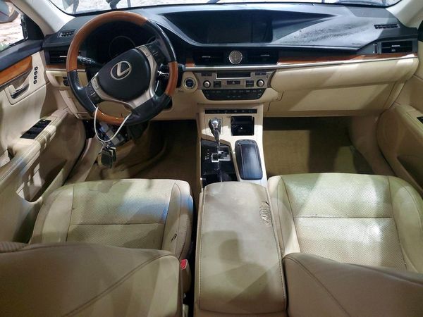 2015 LEXUS ES 300h