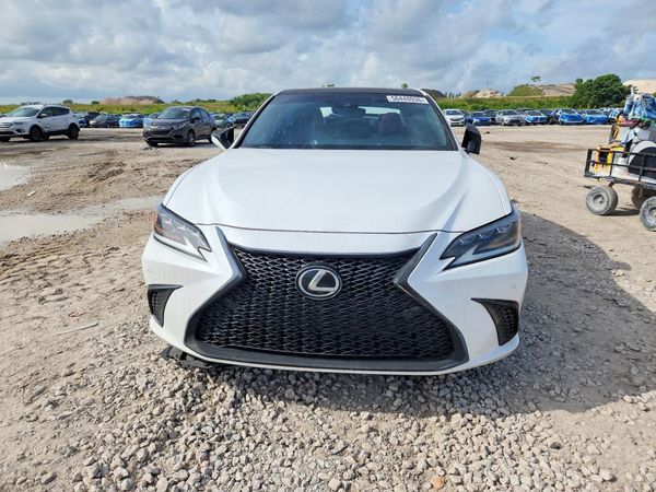 2019 LEXUS ES