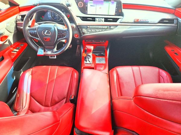 2019 LEXUS ES