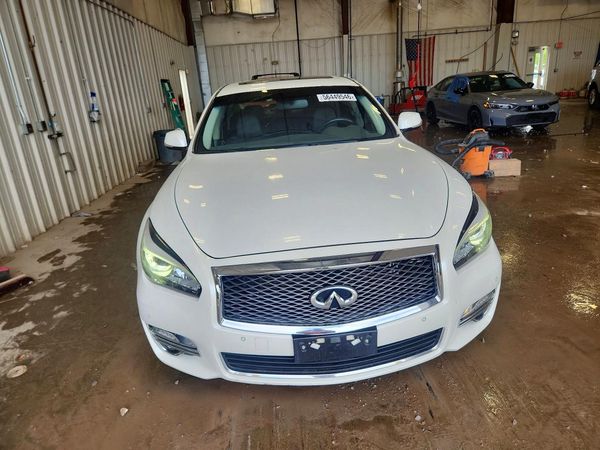 2017 INFINITI Q70L