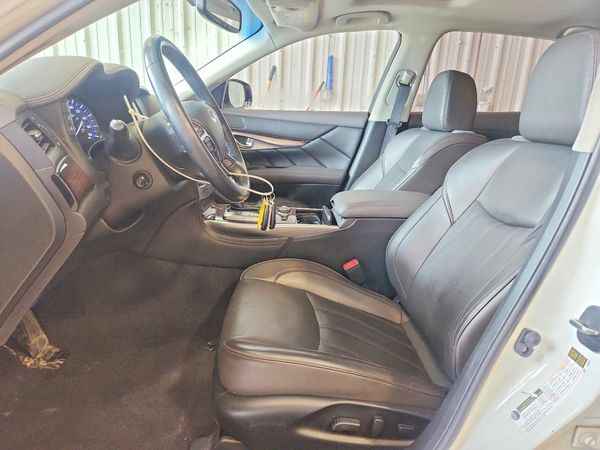 2017 INFINITI Q70L