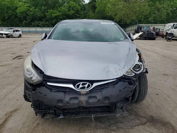2015 HYUNDAI ELANTRA GLS(Middle)