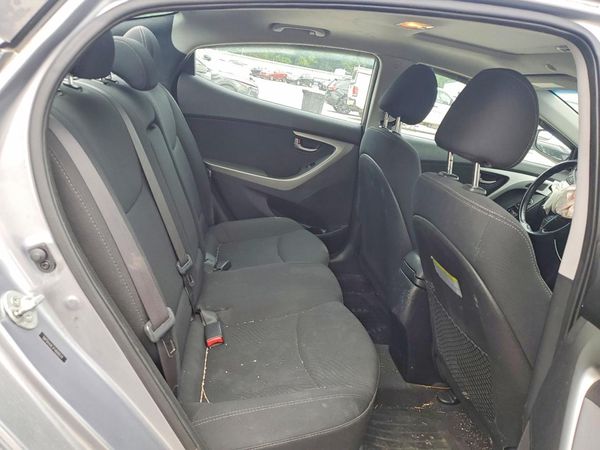 2015 HYUNDAI ELANTRA GLS(Middle)