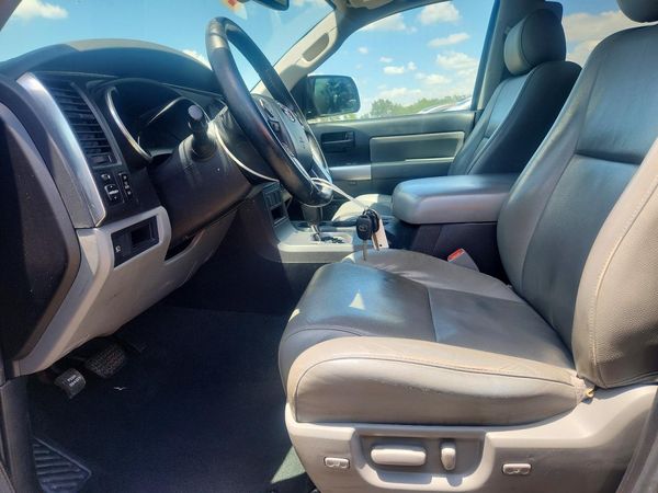 2019 TOYOTA SEQUOIA SR5 grade