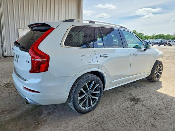 2019 VOLVO XC90 Momentum