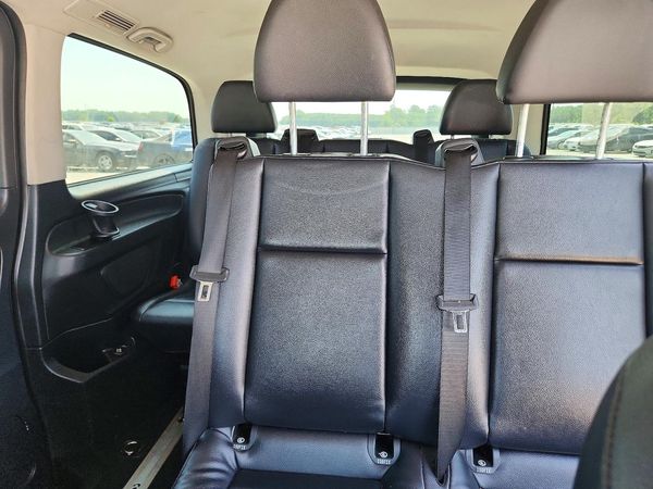 2016 MERCEDES-BENZ METRIS