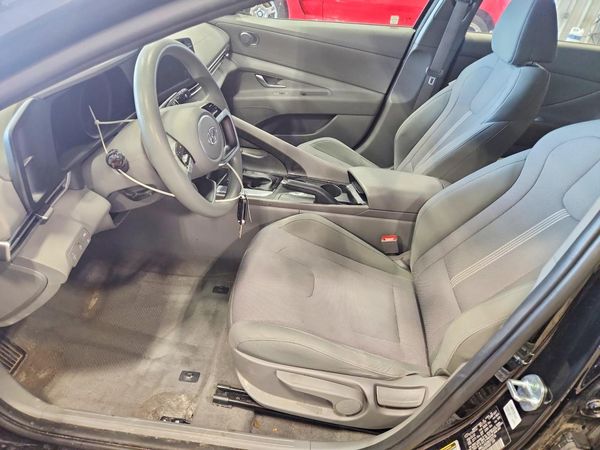 2022 HYUNDAI ELANTRA