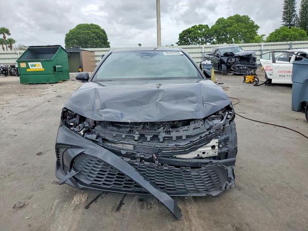 2025 TOYOTA CAMRY