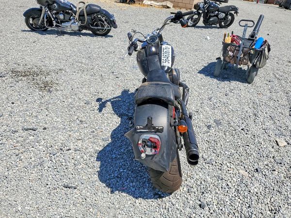 2016 HARLEY-DAVIDSON FL