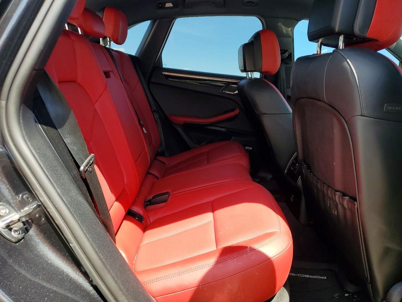 2021 PORSCHE MACAN Base