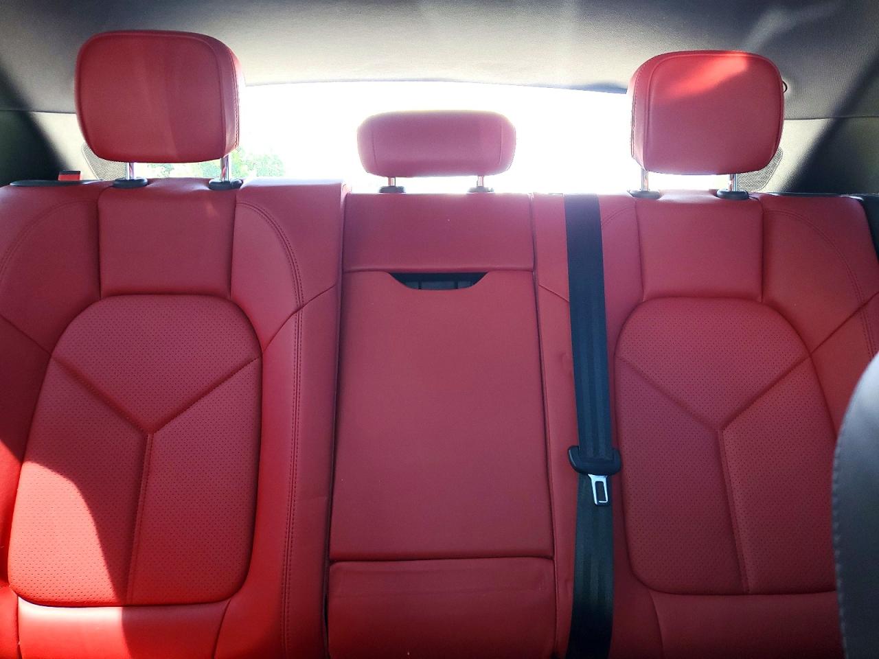 2021 PORSCHE MACAN Base