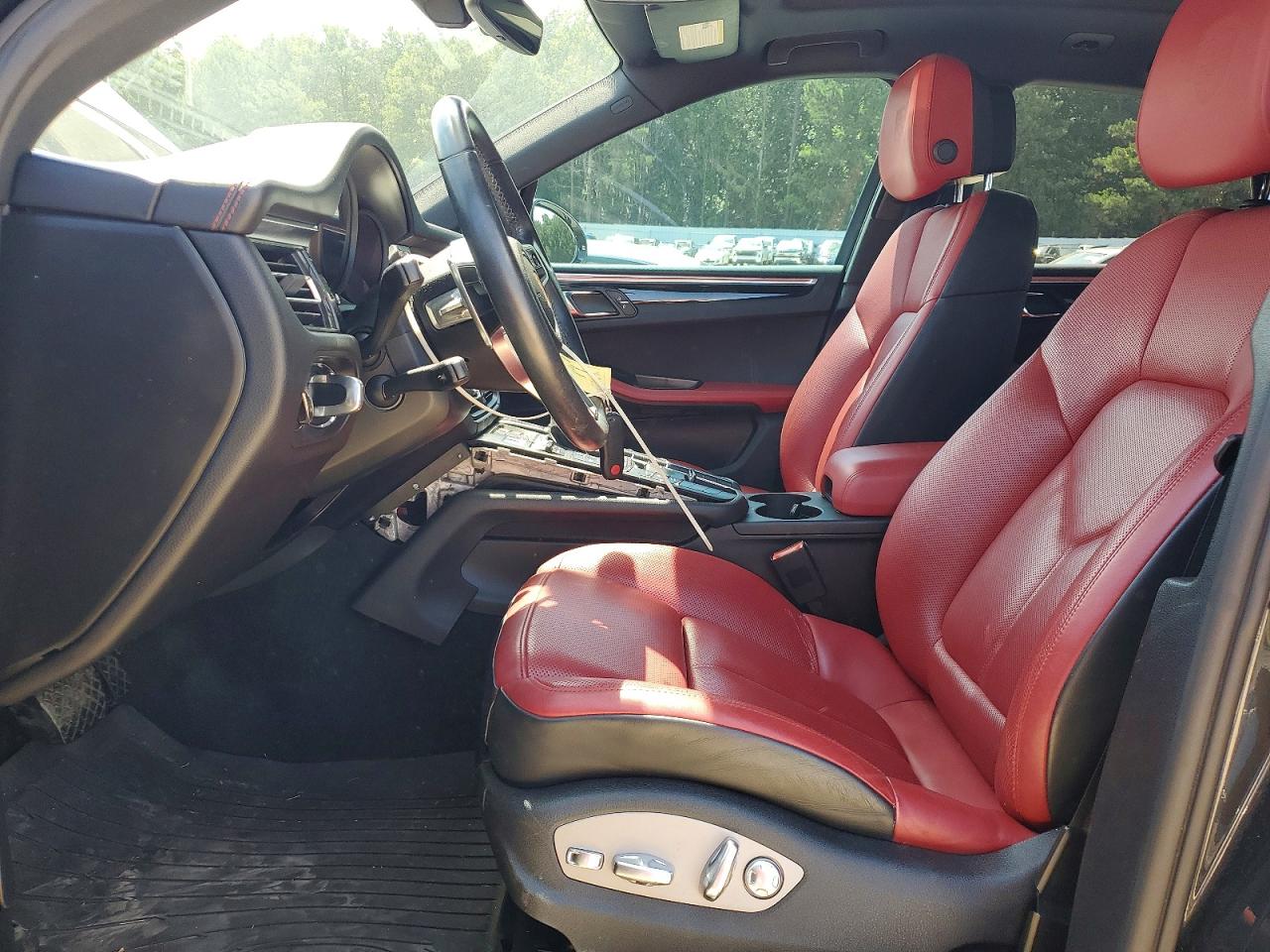 2021 PORSCHE MACAN Base