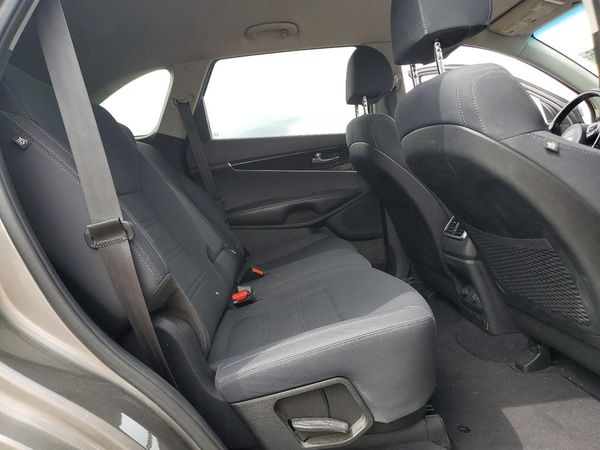 2018 KIA SORENTO L, LX