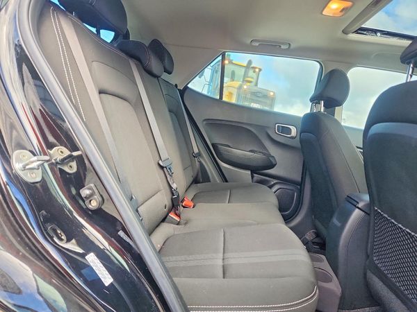 2022 HYUNDAI VENUE SEL & Limited