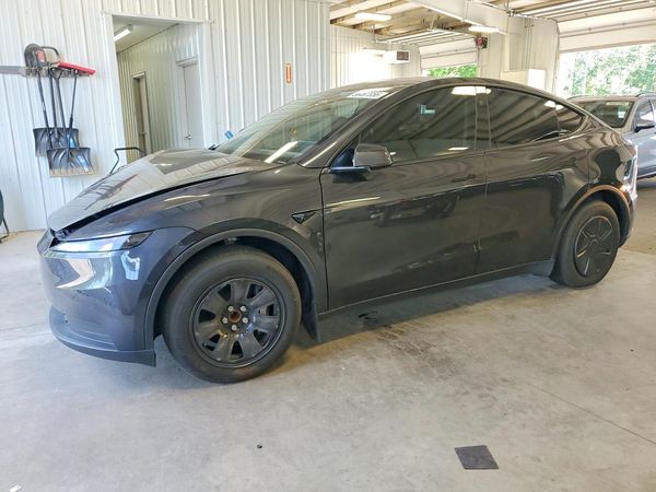 2026 TESLA MODEL Y — Front 3/4