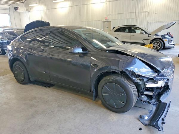 2026 TESLA MODEL Y — Passenger 3/4