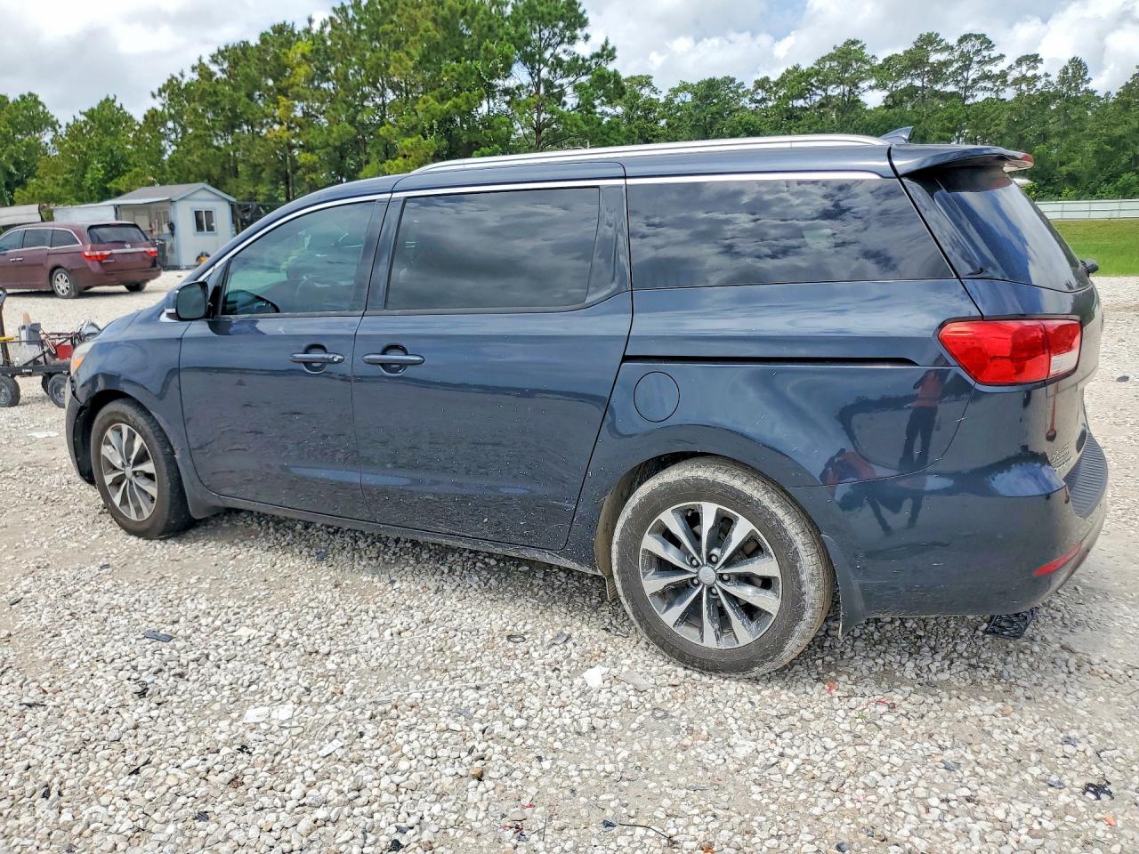 2016 KIA SEDONA EX - Middle level