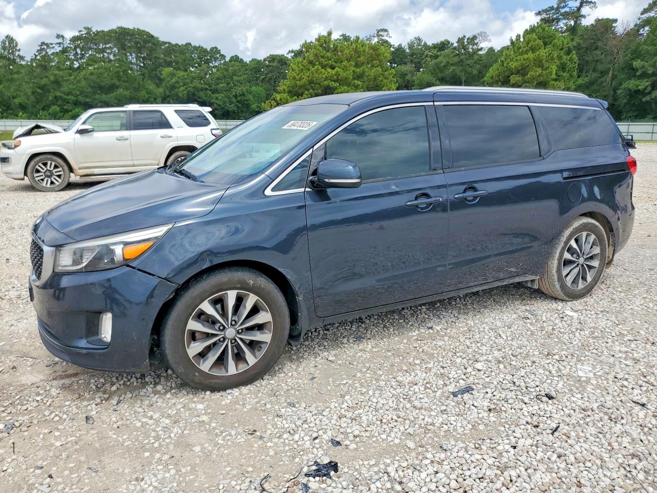 2016 KIA SEDONA EX - Middle level