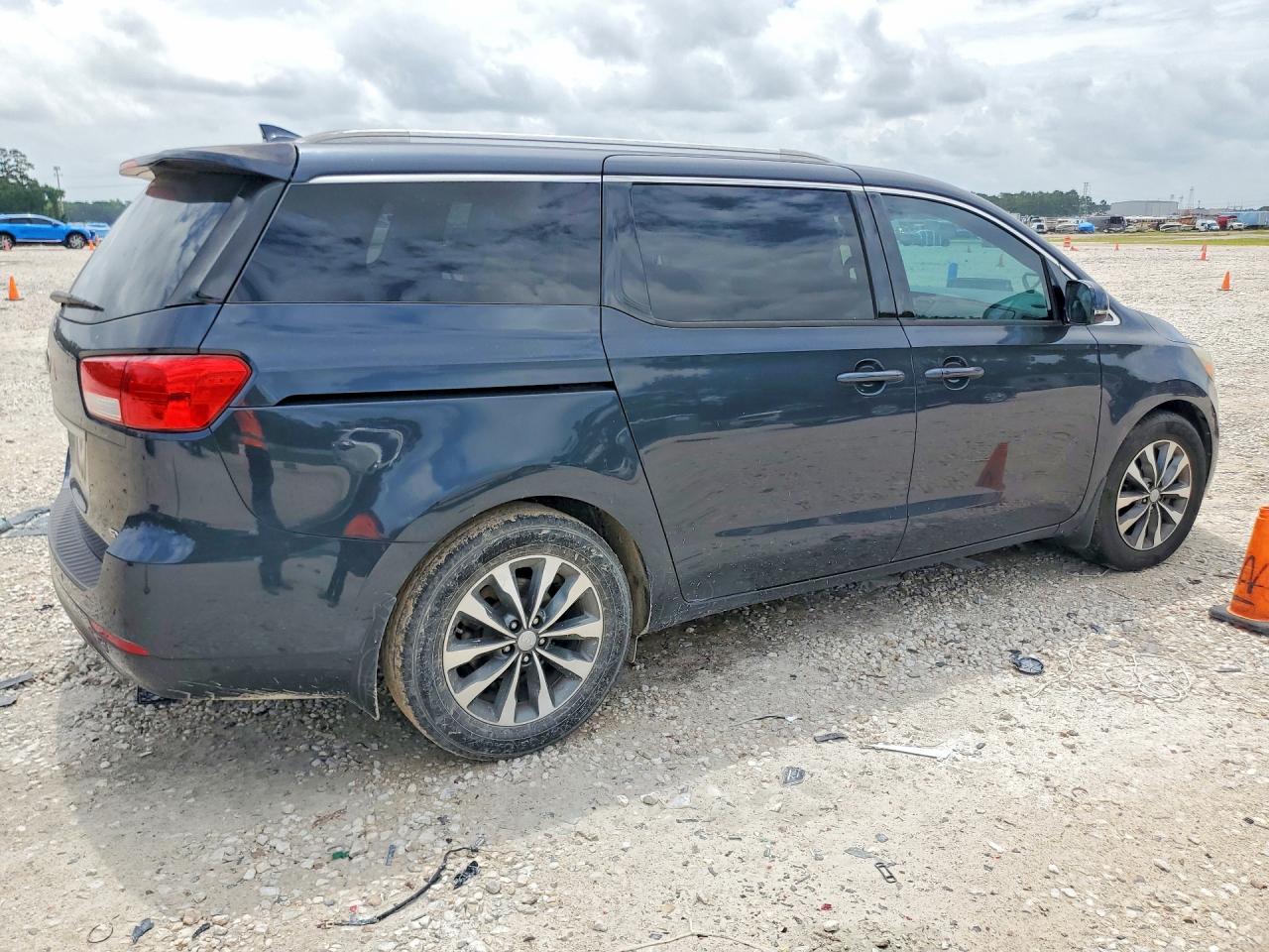 2016 KIA SEDONA EX - Middle level