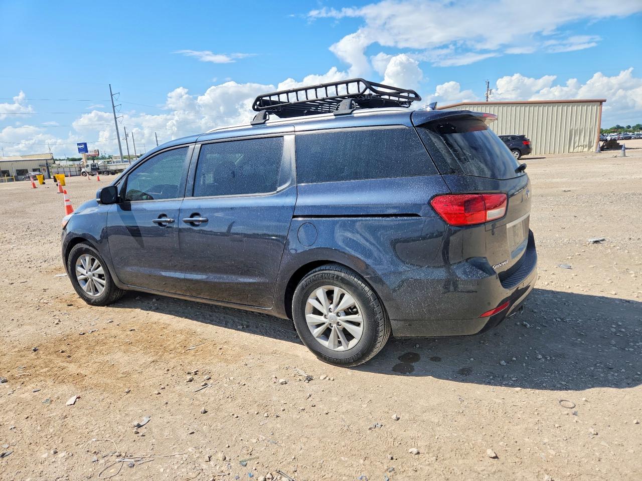 2017 KIA SEDONA LX