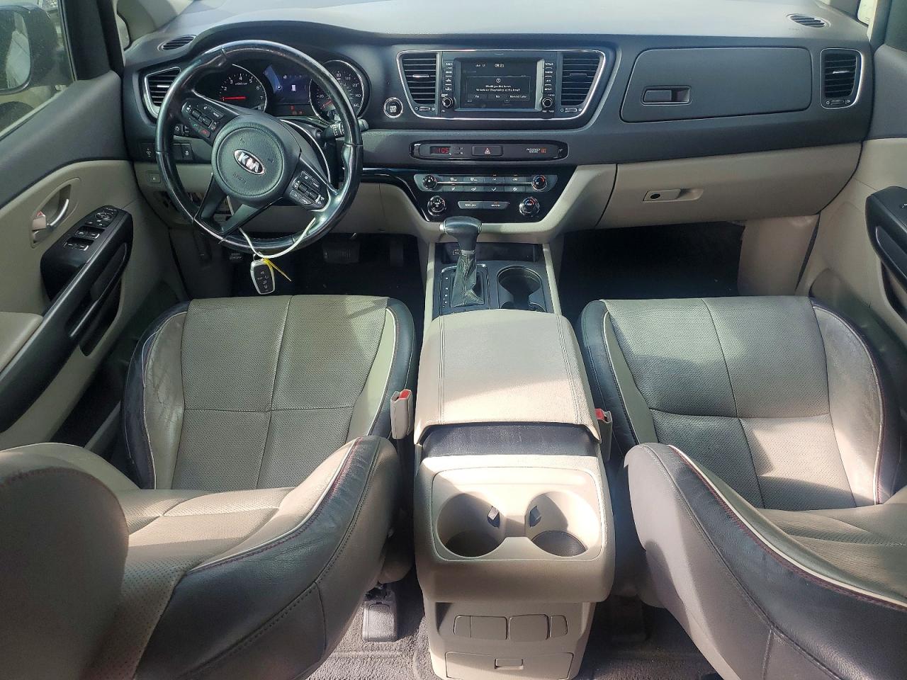 2017 KIA SEDONA LX