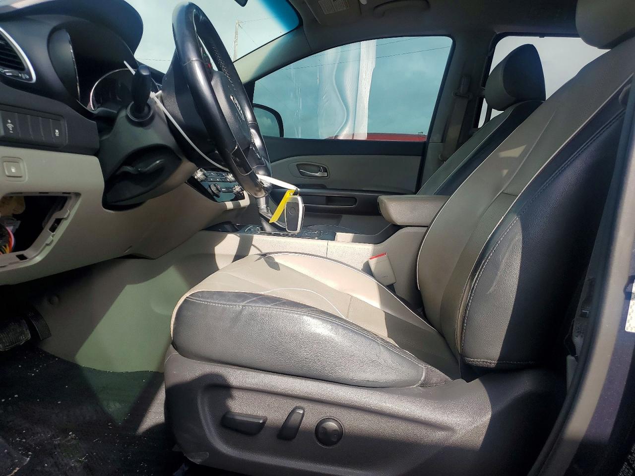 2017 KIA SEDONA LX