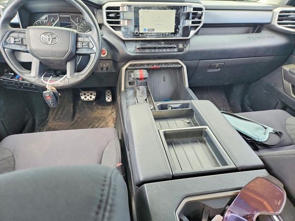2023 TOYOTA TUNDRA SR5