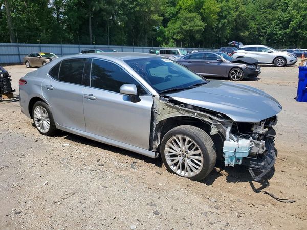2020 TOYOTA CAMRY