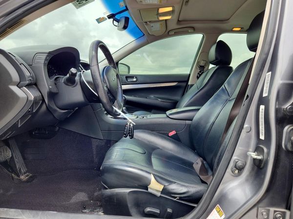 2015 INFINITI Q40