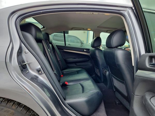 2015 INFINITI Q40