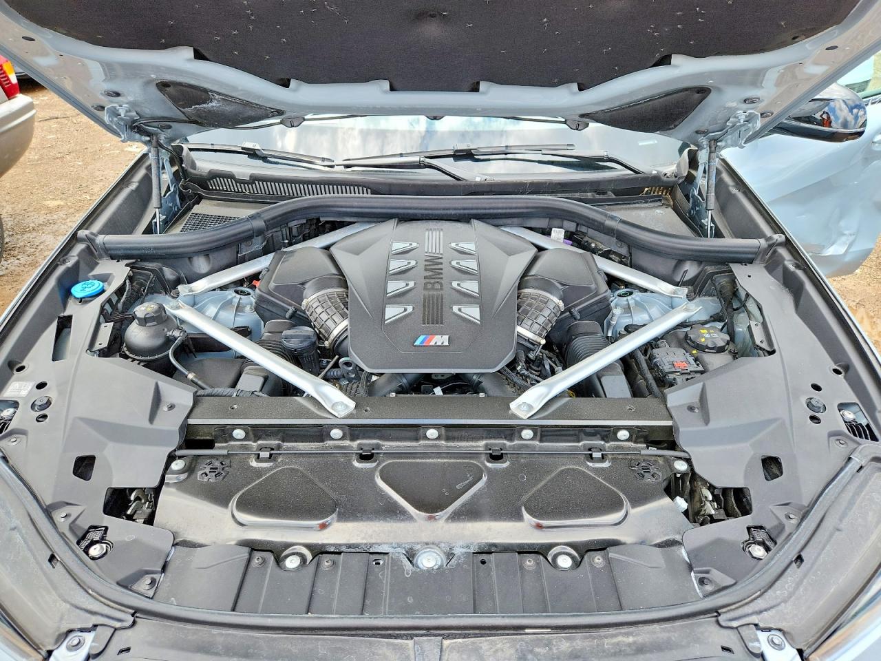 2025 BMW X5 M60i