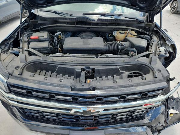 2021 CHEVROLET TAHOE Z71 — Engine bay