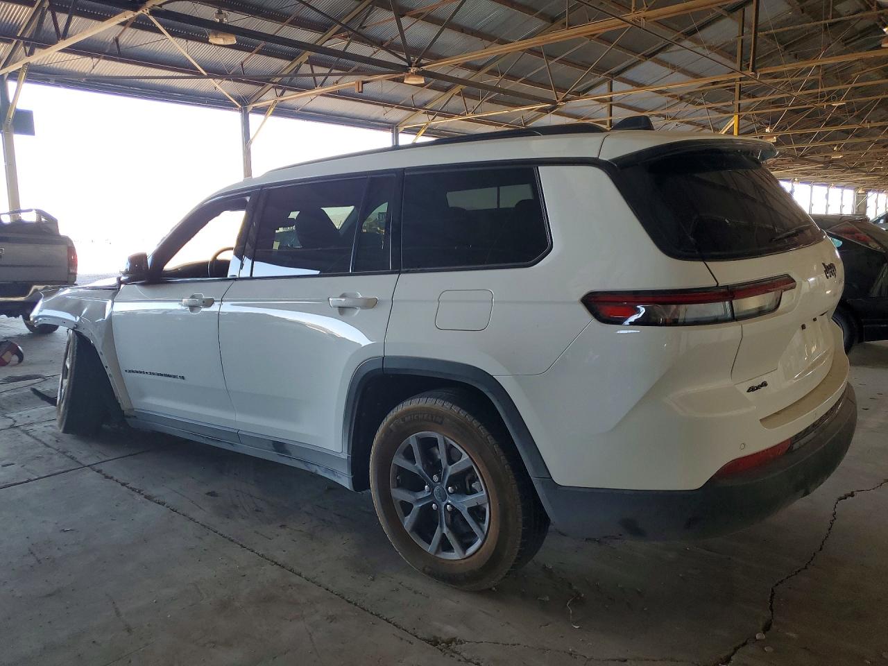 2025 JEEP GRAND CHEROKEE Laredo, Altitude