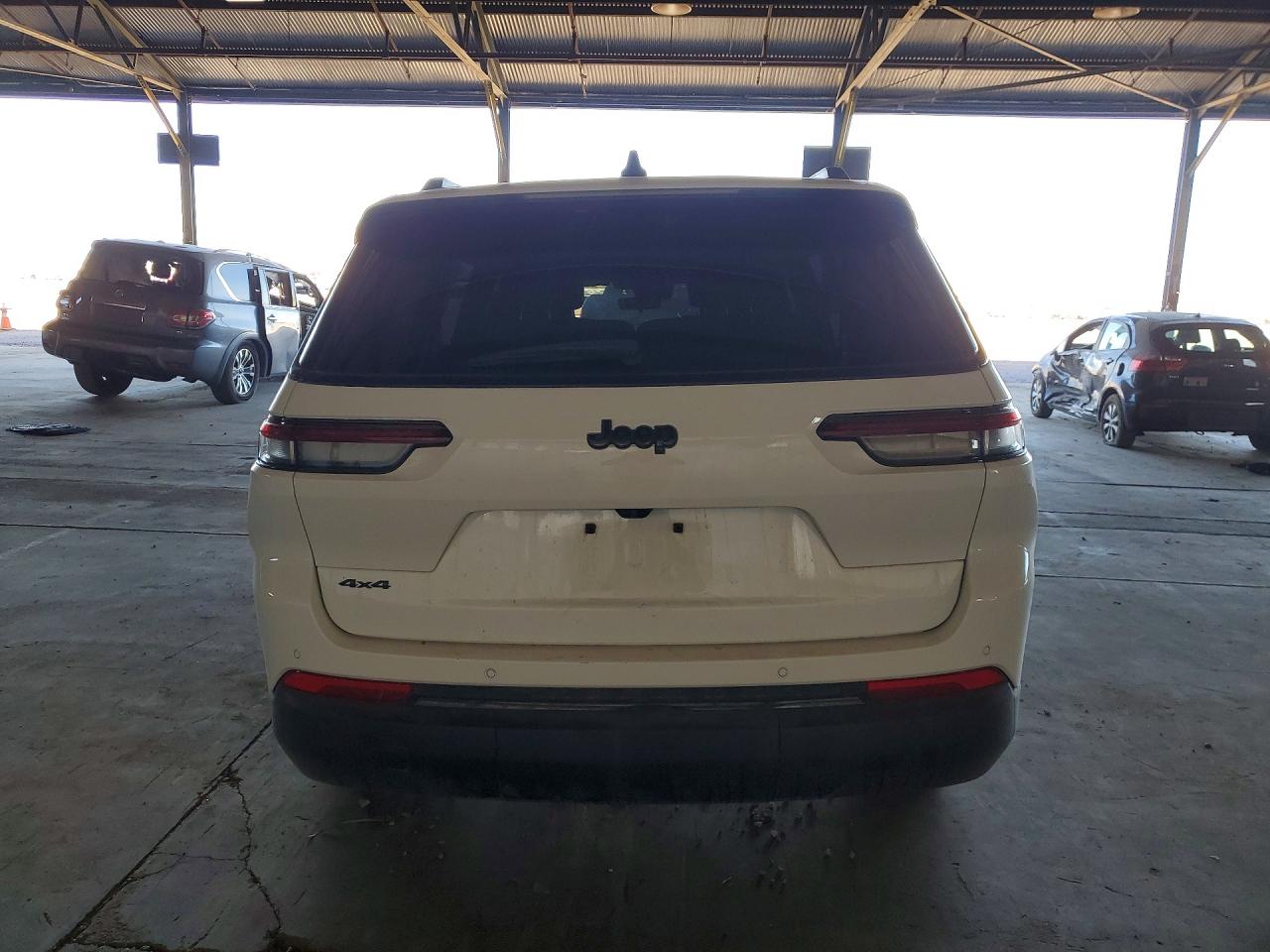 2025 JEEP GRAND CHEROKEE Laredo, Altitude