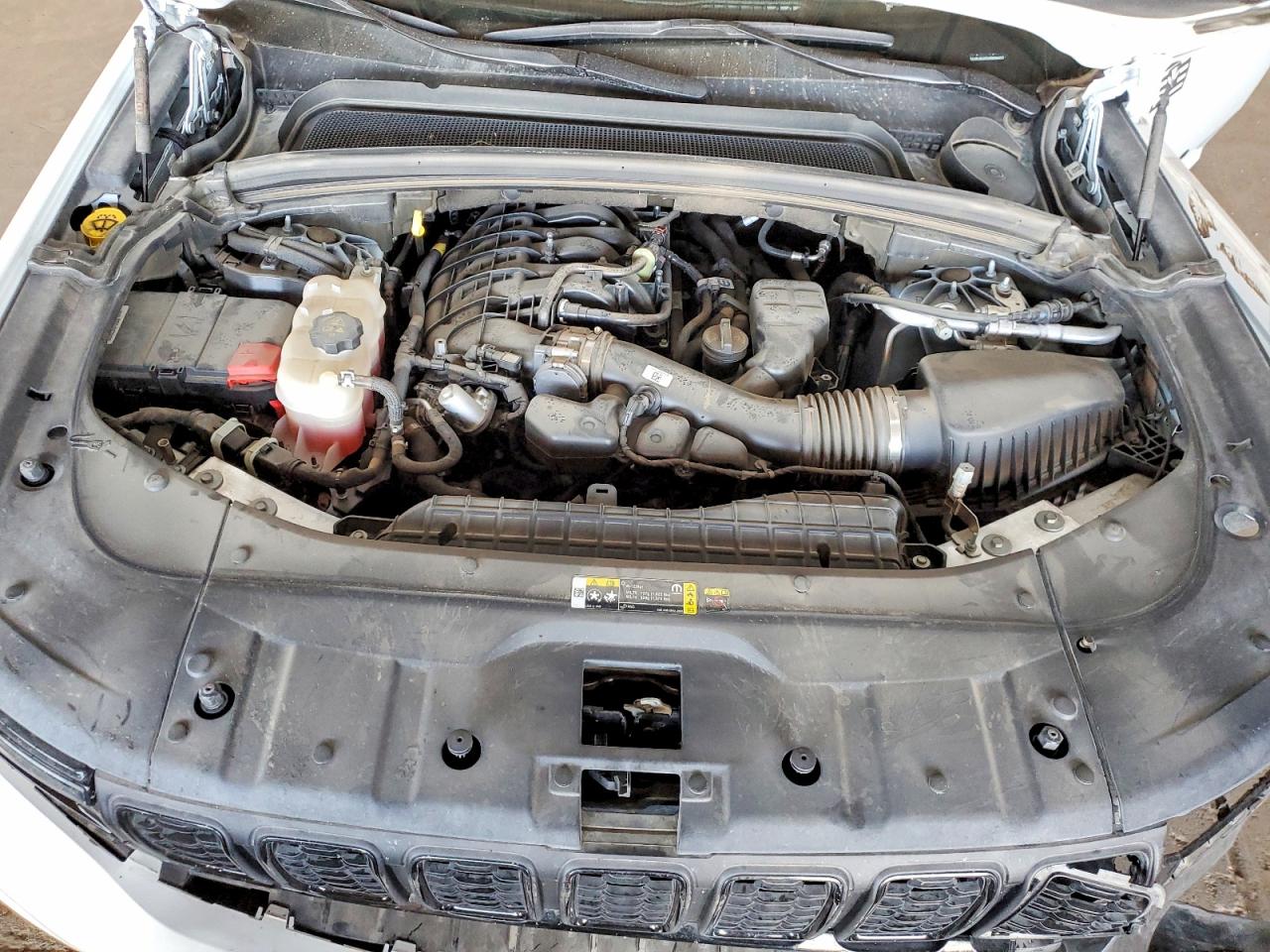 2025 JEEP GRAND CHEROKEE Laredo, Altitude